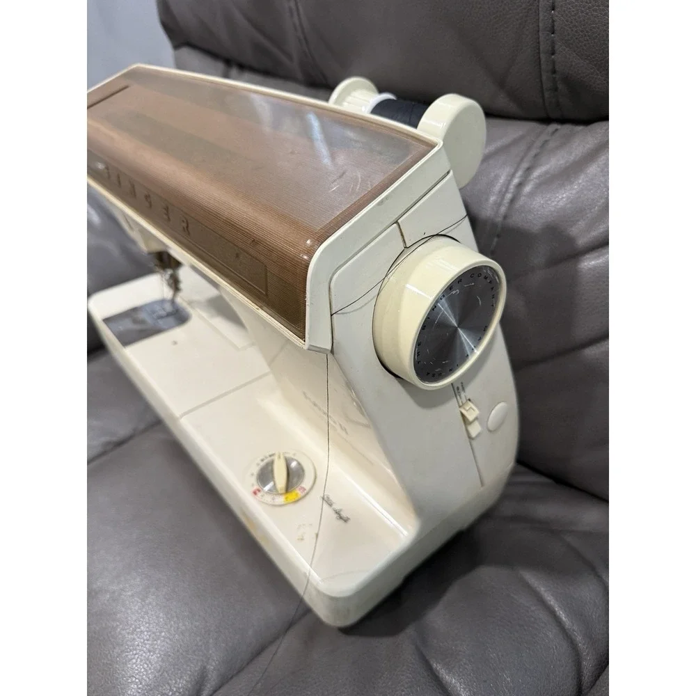 SINGER FUTURA II 925 Sewing Machine Tested Missing Pedal‎